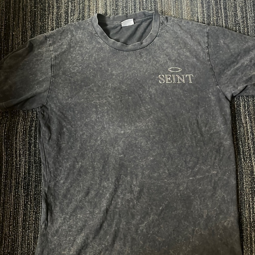 SEINT T shirt 8/10 condition